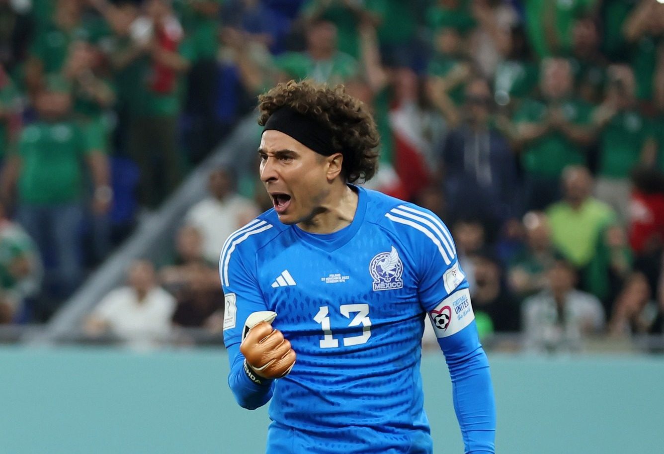 Guillermo Ochoa podría jugar en Gallos Blancos
