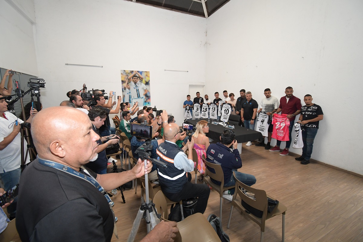 Gerk Está Contento Con Refuerzos De Gallos Rómpela Más