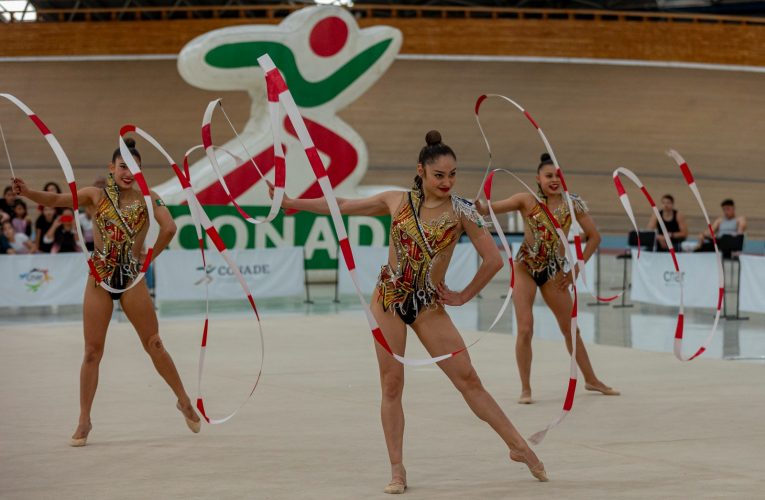 Mexicanas suben a podio de gimnasia rítmica