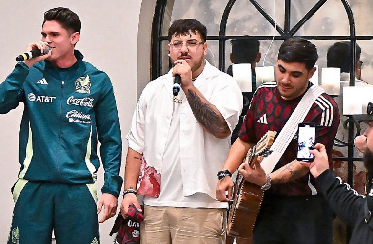 Grupo Frontera le canta a la Selección Mexicana