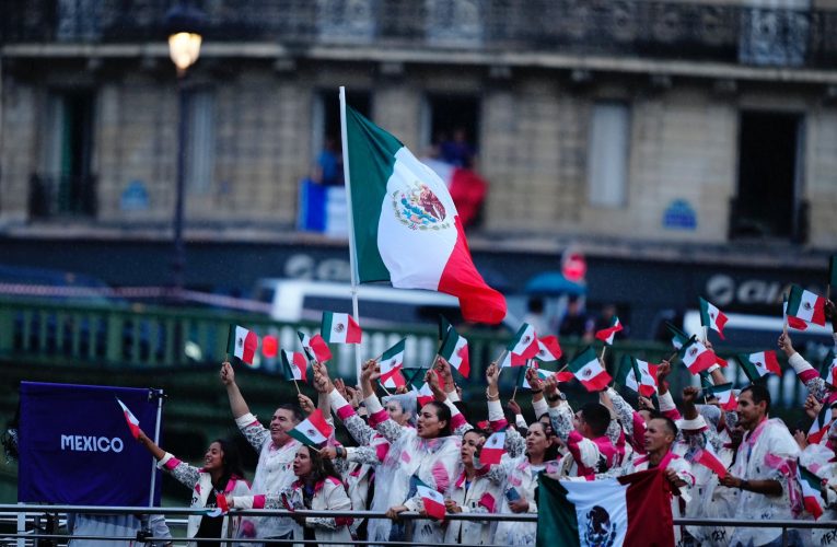 Galería: México desfila por el Río Sena