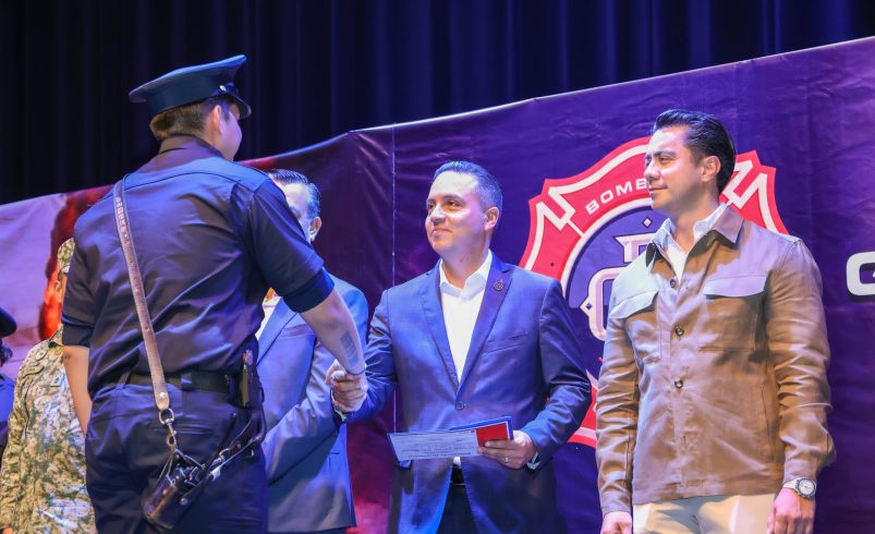 Reconoce Eric Gudiño labor de Bomberos Querétaro