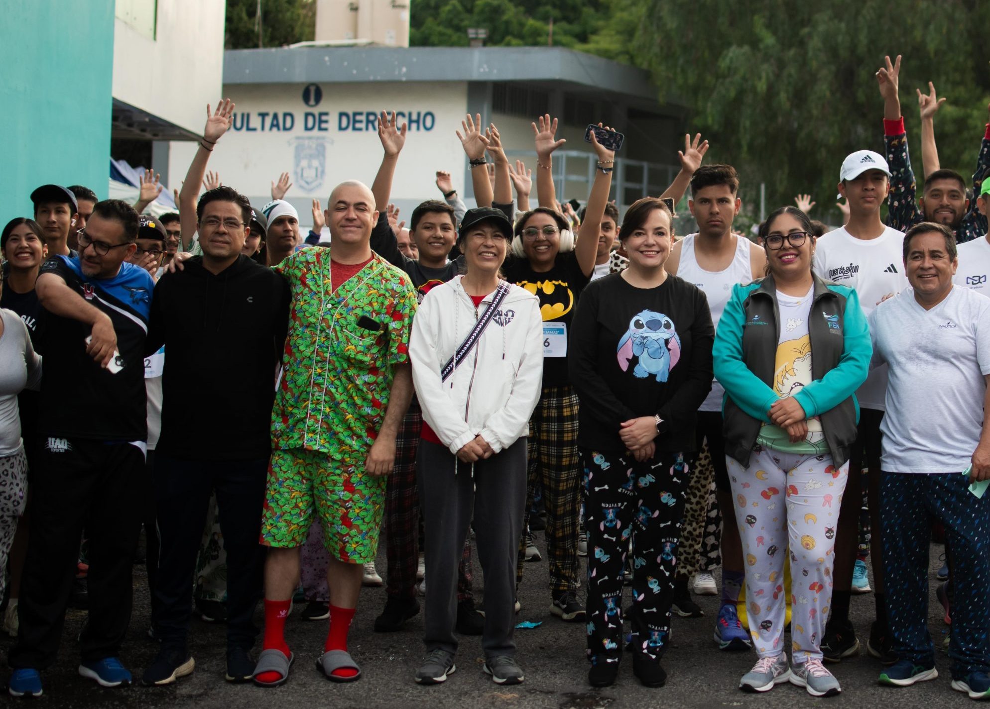 Celebra CEFID con carrera y reinaugura alberca