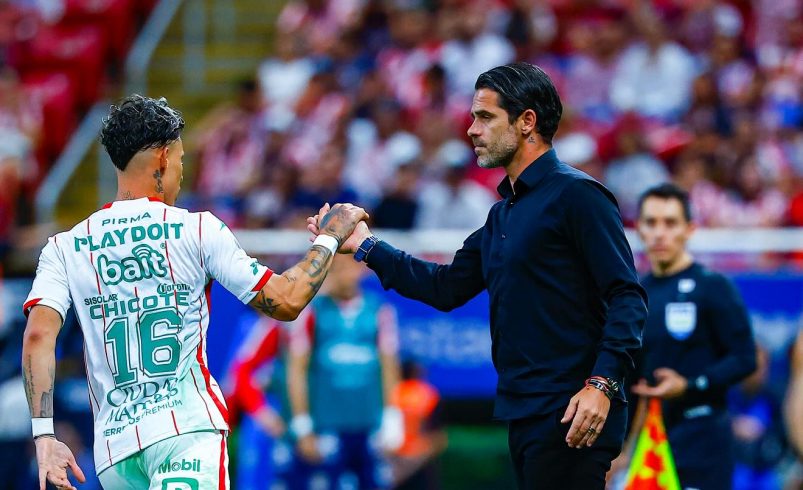 Así recibieron los Fans de Chivas a Fernando Gago