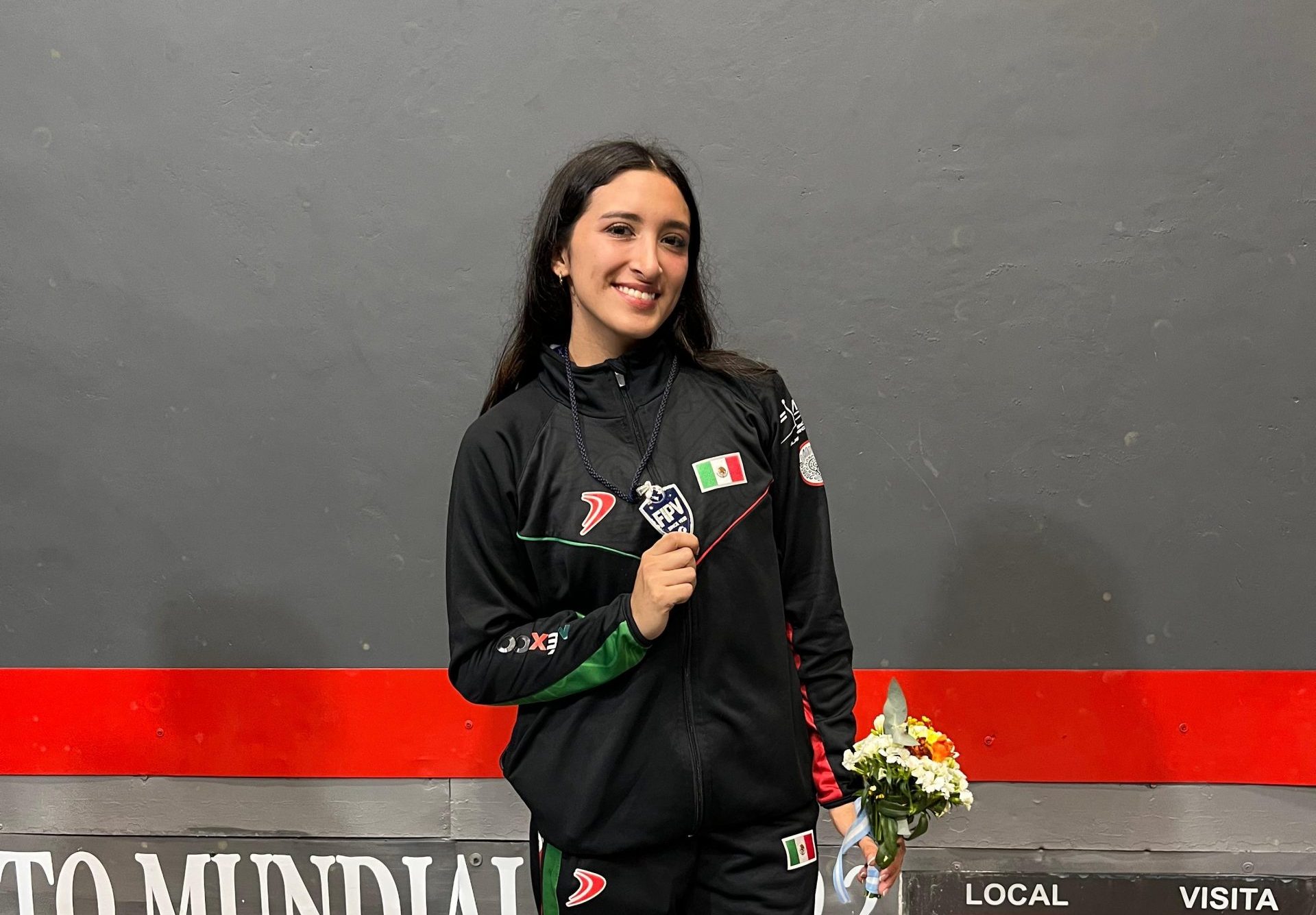 Edna Guzmán, medallista mundial en trinquete sub-23