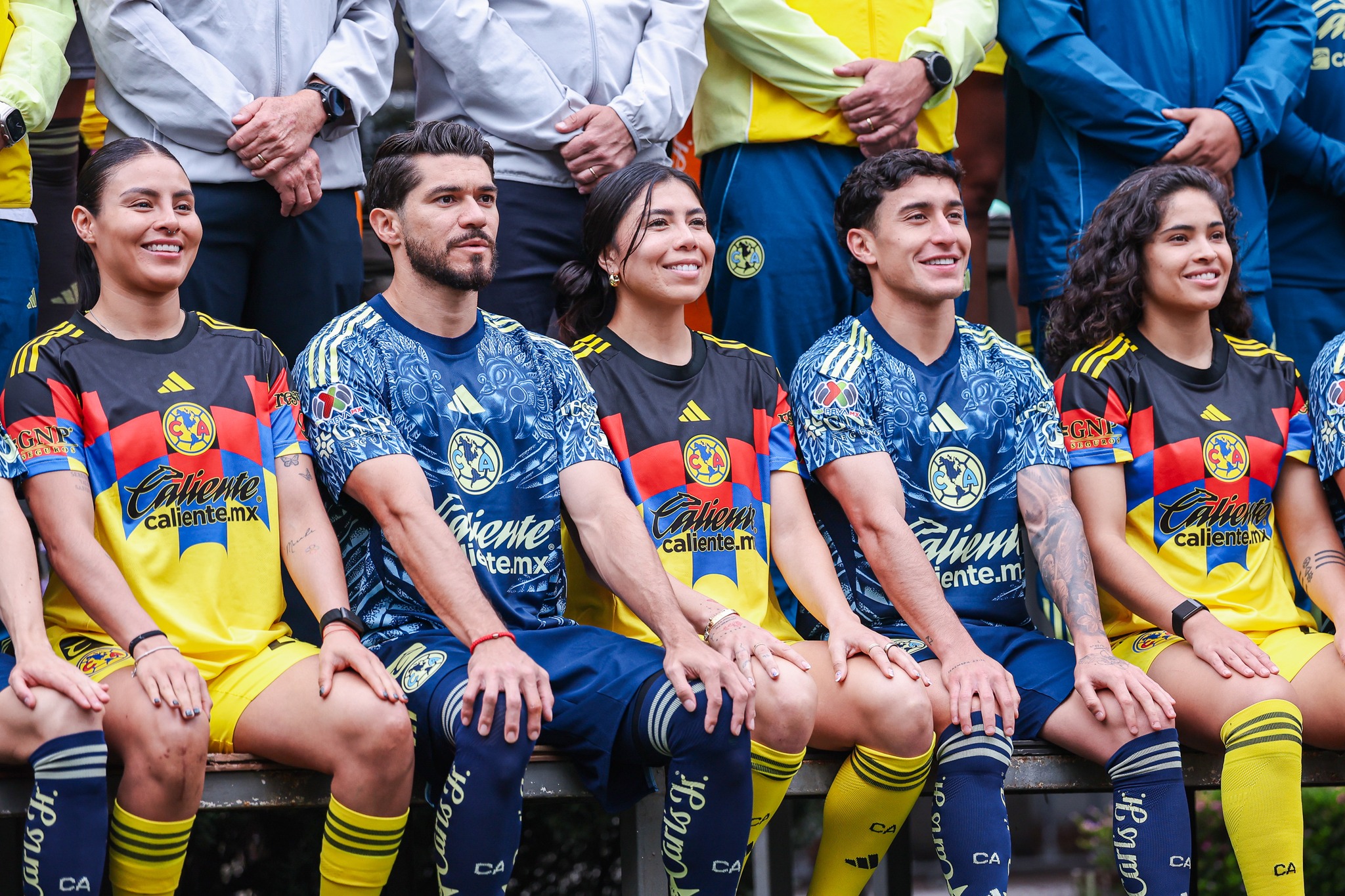 Americanistas apoyan a su capitán Henry Martín