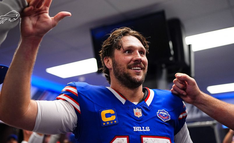 Josh Allen pide a los fans no irse del estadio y tener más fe