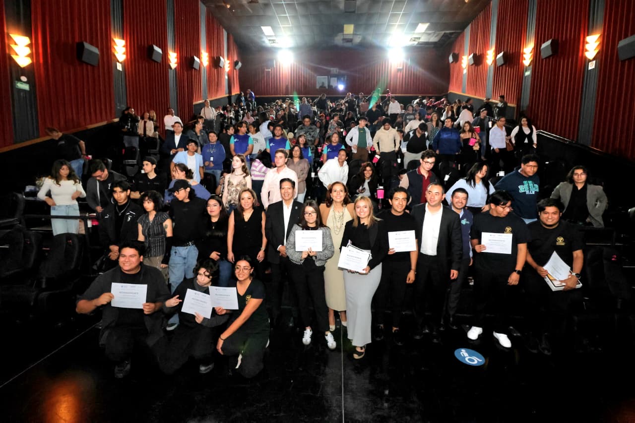 Premian a ganadores de «Desconéctate para Conectar»