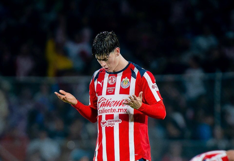 Javier Aguirre convoca a 26 futbolistas