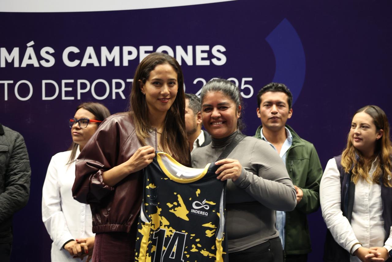 Equipa INDEREQ a más de 12 mil integrantes de ligas deportivas