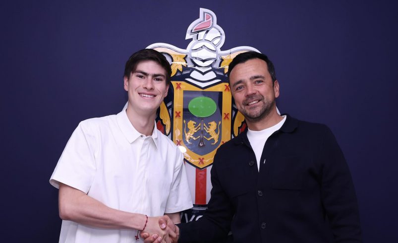 Chivas ya renovó a «La Hormiga» González