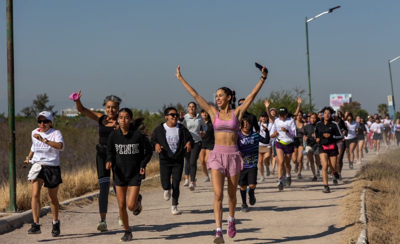 Más de 400 mujeres en la Social Run organizada por SEJUVE