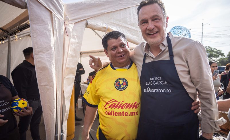 Participa Mauricio Kuri en el 62 aniversario del Mercado Escobedo